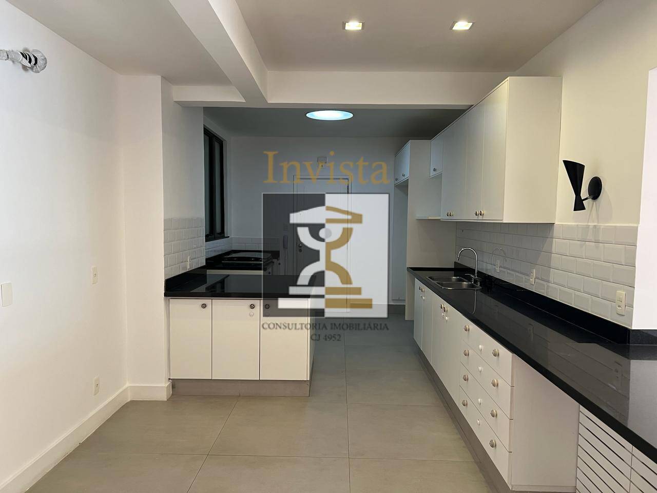 Apartamento para alugar com 3 quartos, 300m² - Foto 17