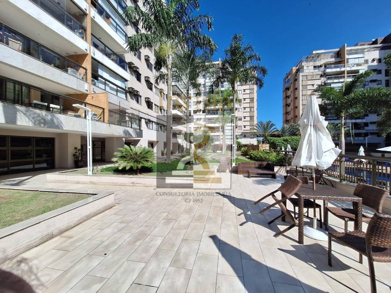 Apartamento à venda com 3 quartos, 105m² - Foto 19